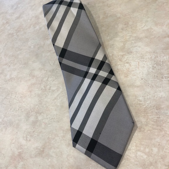 Kenneth Cole Reaction Other - Kenneth Cole: Reaction Neck Tie Grey Stripe